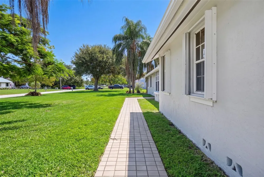 1728 NW 20th St Homestead, FL 33030