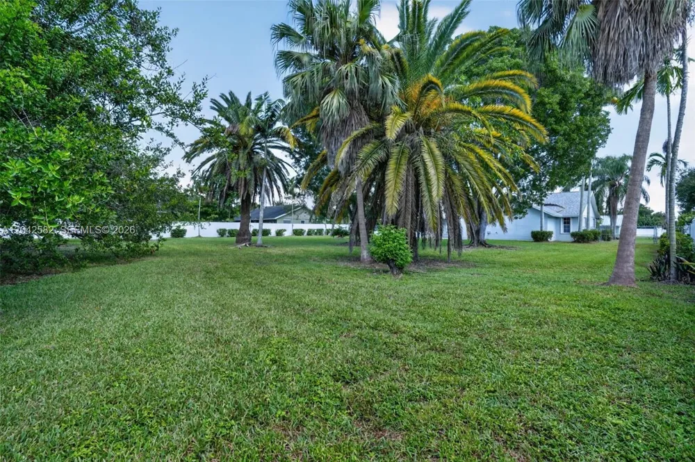 1728 NW 20th St Homestead, FL 33030