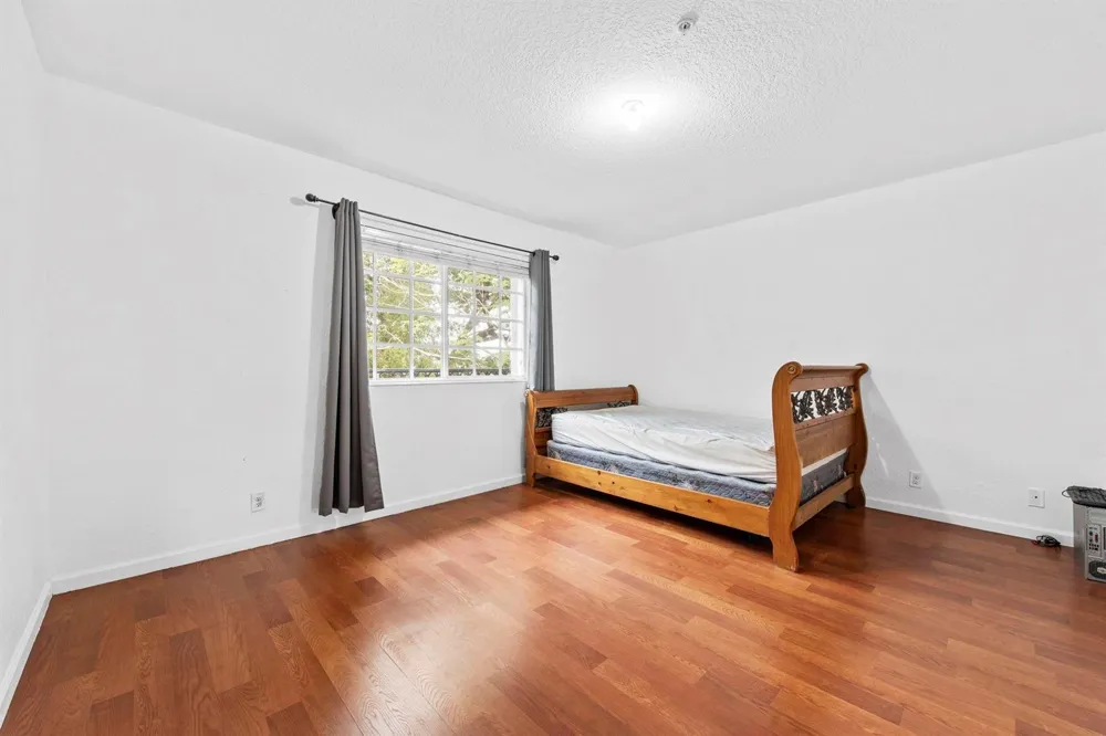 1425 NW 36TH WAY Lauderhill, FL 33311