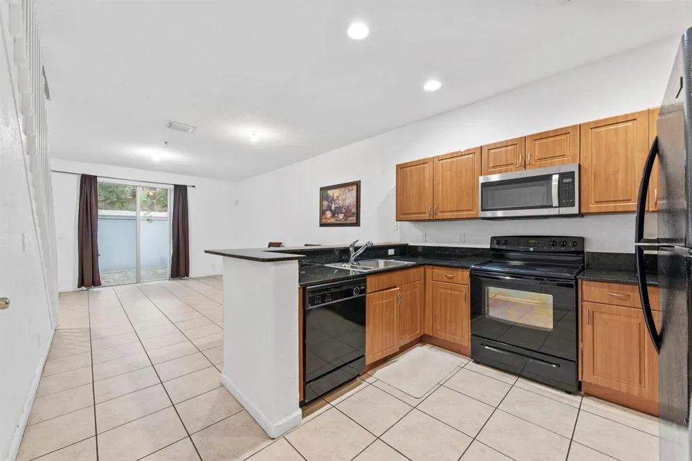 1425 NW 36TH WAY Lauderhill, FL 33311