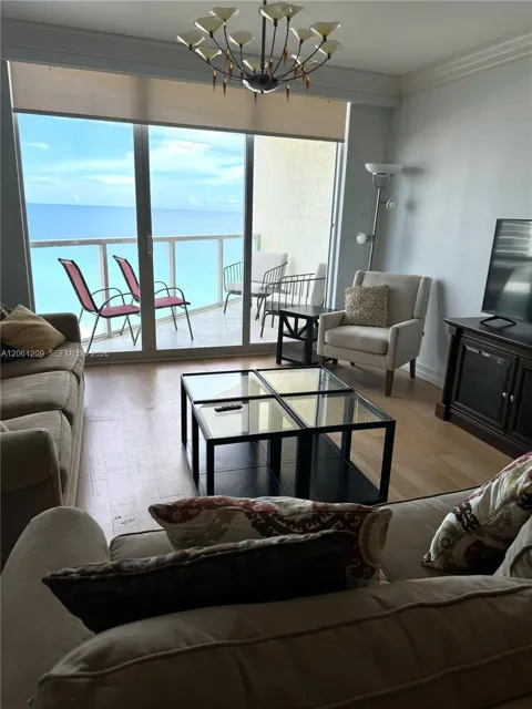 16699 Collins Ave #1504