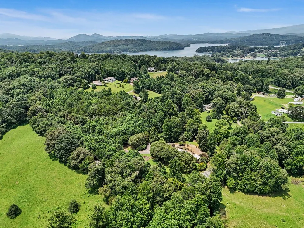256 Low Gap Road Hayesville, NC 28904