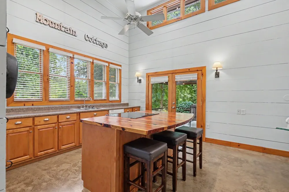 256 Low Gap Road Hayesville, NC 28904