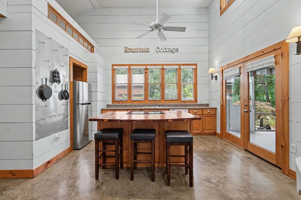 256 Low Gap Road Hayesville, NC 28904
