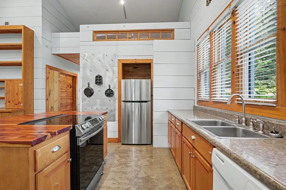 256 Low Gap Road Hayesville, NC 28904
