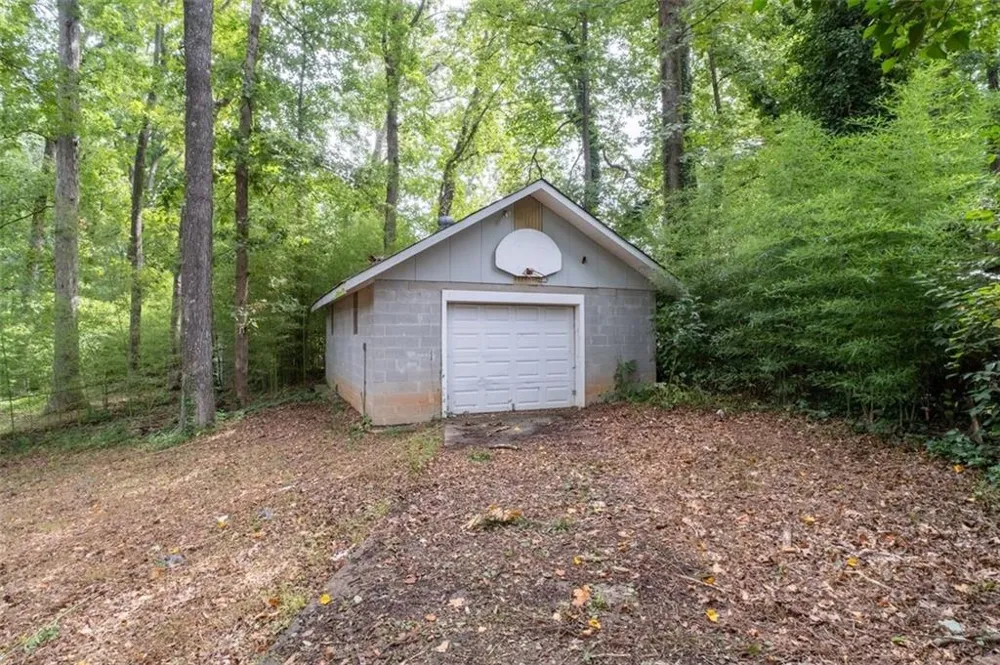 4642 Bartlett Road Forest Park, GA 30297