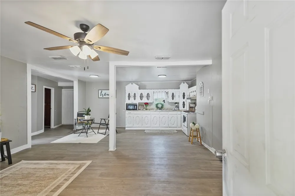 306 E Miller Avenue Kingsville, TX 78363