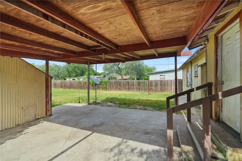 306 E Miller Avenue Kingsville, TX 78363