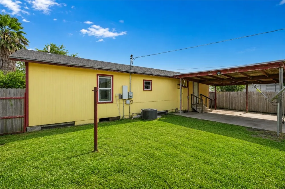 306 E Miller Avenue Kingsville, TX 78363