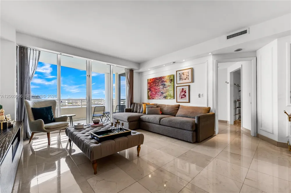 848 Brickell Key Dr #1102 Miami, FL 33131