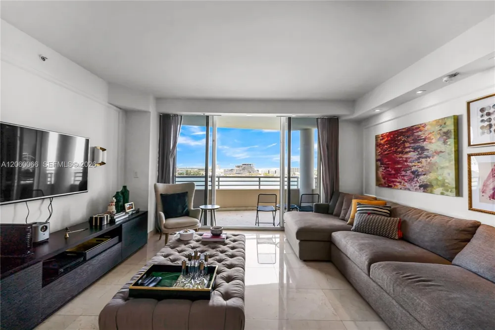 848 Brickell Key Dr #1102 Miami, FL 33131