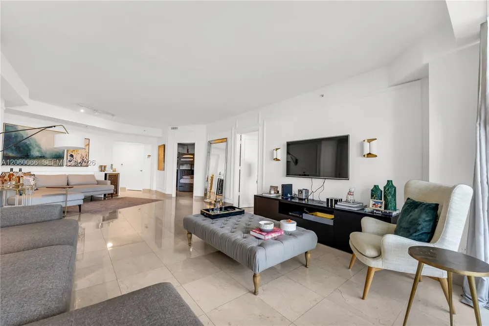 848 Brickell Key Dr #1102 Miami, FL 33131