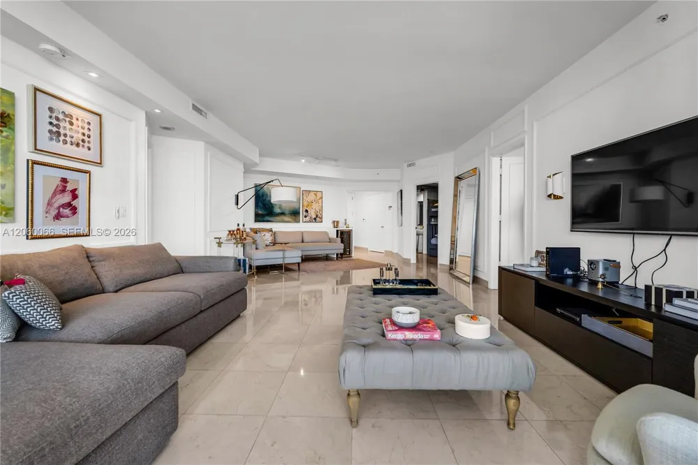 848 Brickell Key Dr #1102 Miami, FL 33131