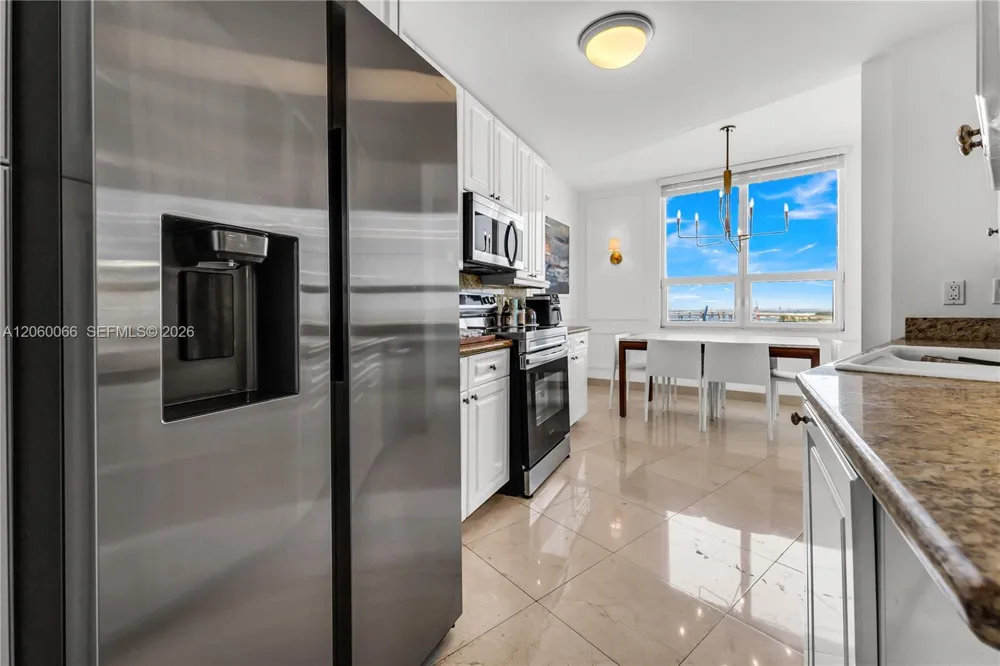 848 Brickell Key Dr #1102 Miami, FL 33131