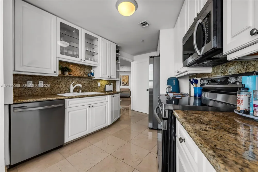 848 Brickell Key Dr #1102 Miami, FL 33131