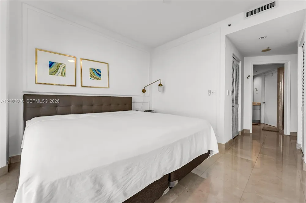 848 Brickell Key Dr #1102 Miami, FL 33131