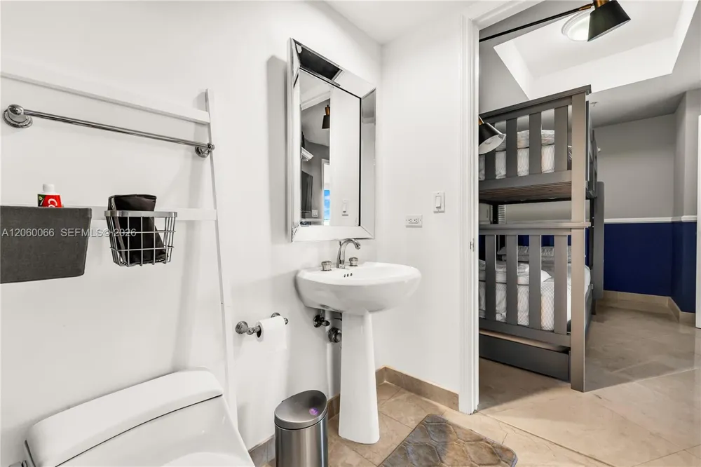 848 Brickell Key Dr #1102 Miami, FL 33131