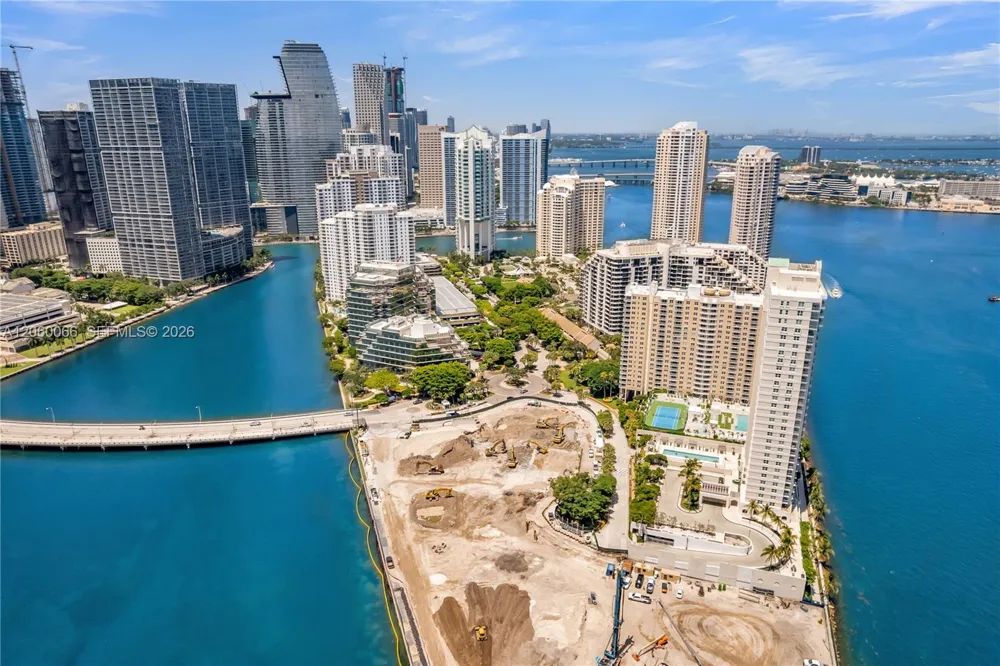 848 Brickell Key Dr #1102 Miami, FL 33131