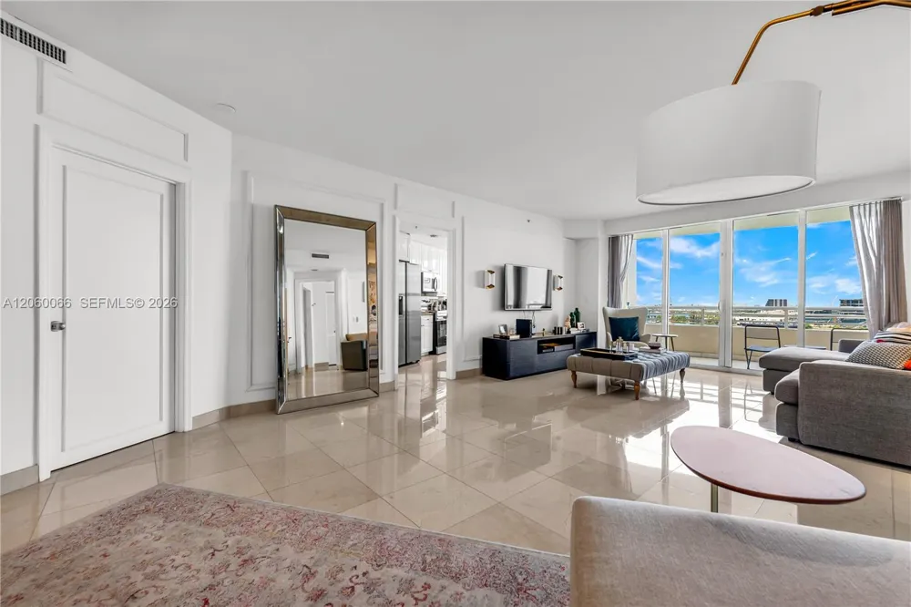 848 Brickell Key Dr #1102 Miami, FL 33131