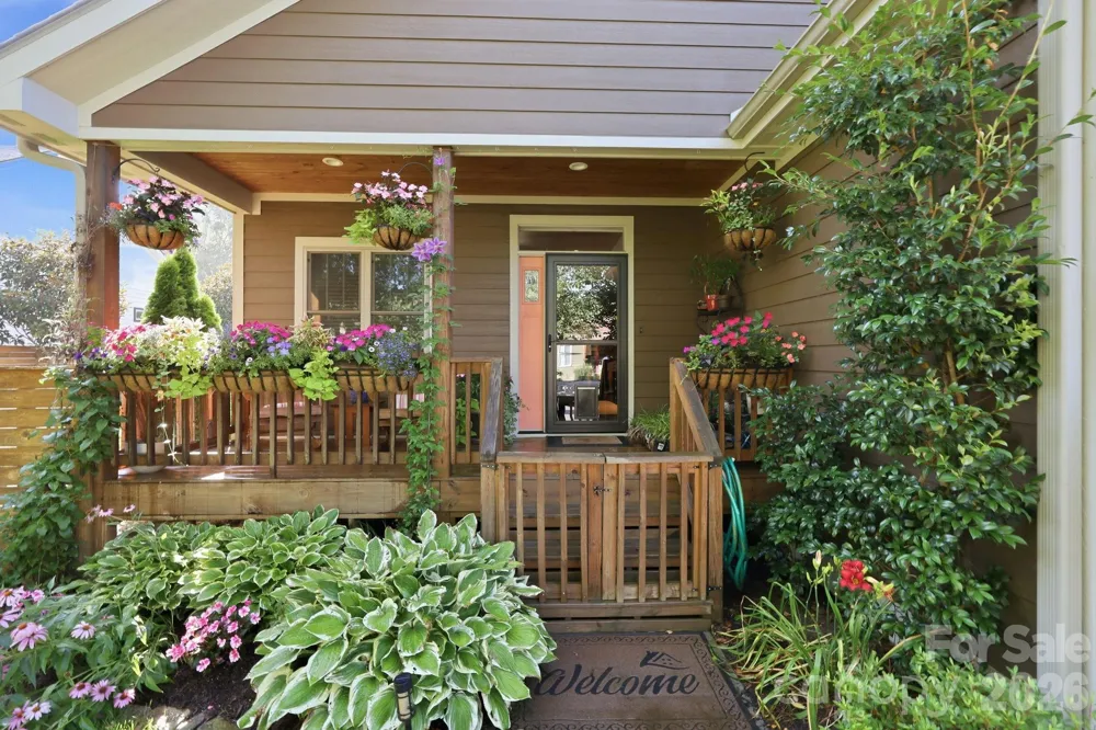 25 Linn Garden Lane Swannanoa, NC 28778