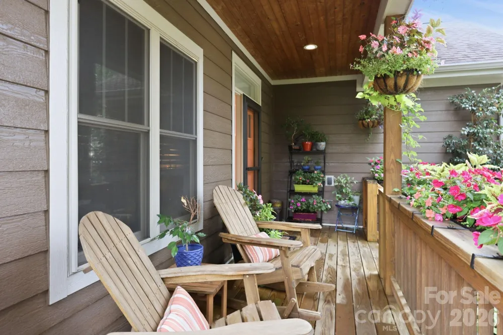 25 Linn Garden Lane Swannanoa, NC 28778
