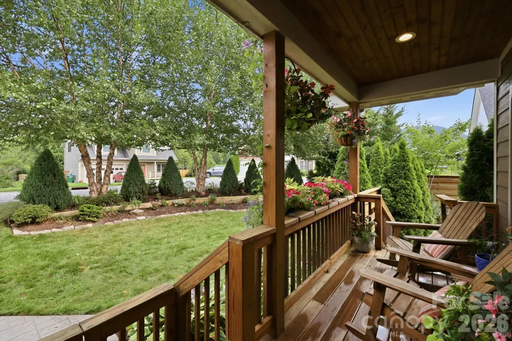 25 Linn Garden Lane Swannanoa, NC 28778