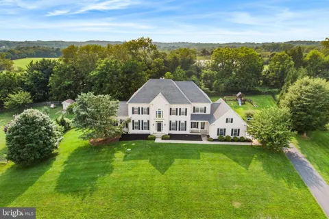 110 BORDEN WAY