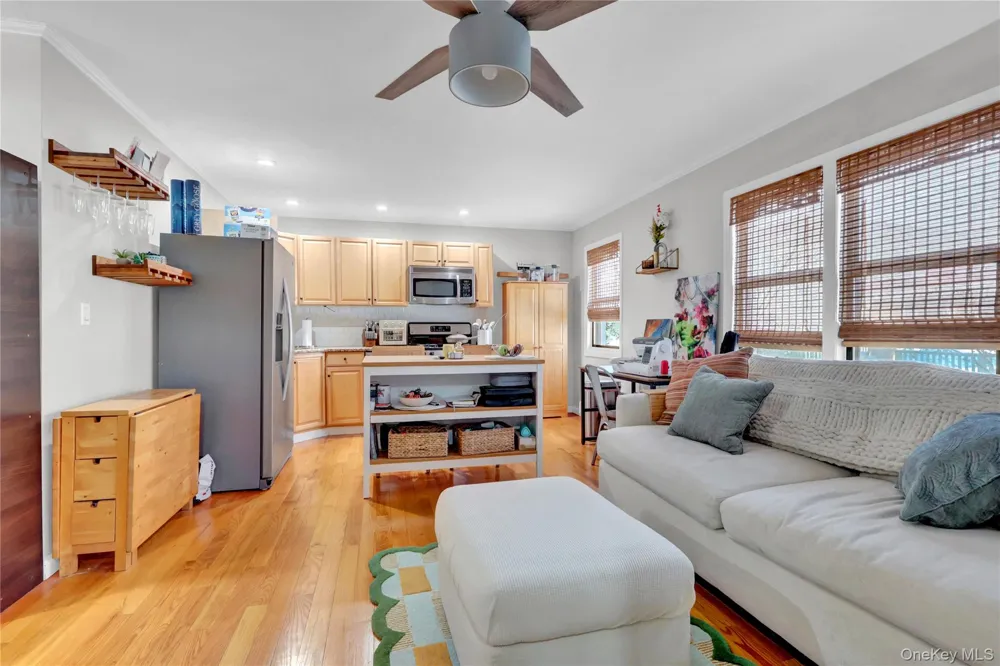65 W Broadway #10A Long Beach, NY 11561