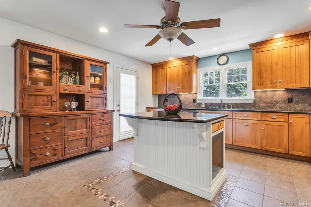 29 Timber Road Glen Cove, NY 11542