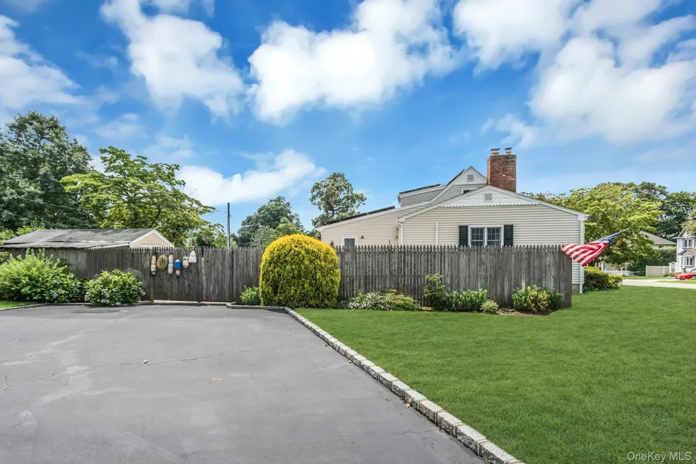 29 Timber Road Glen Cove, NY 11542