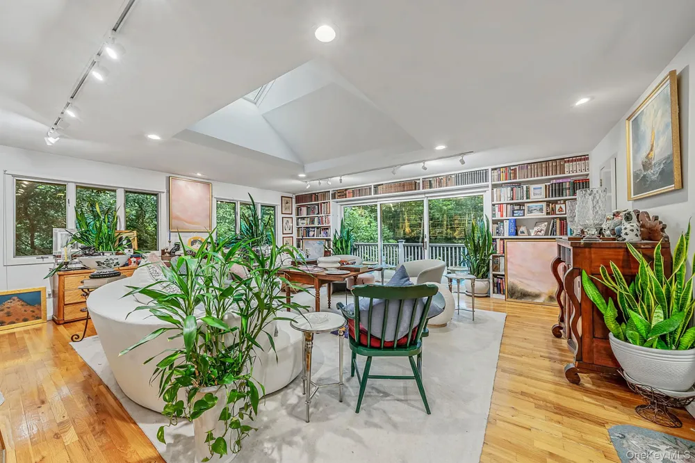 16 Joshuas Path East Hampton, NY 11937