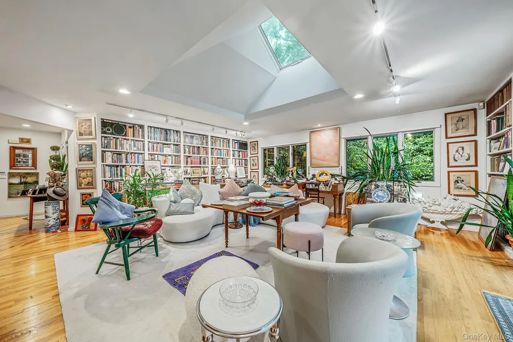 16 Joshuas Path East Hampton, NY 11937