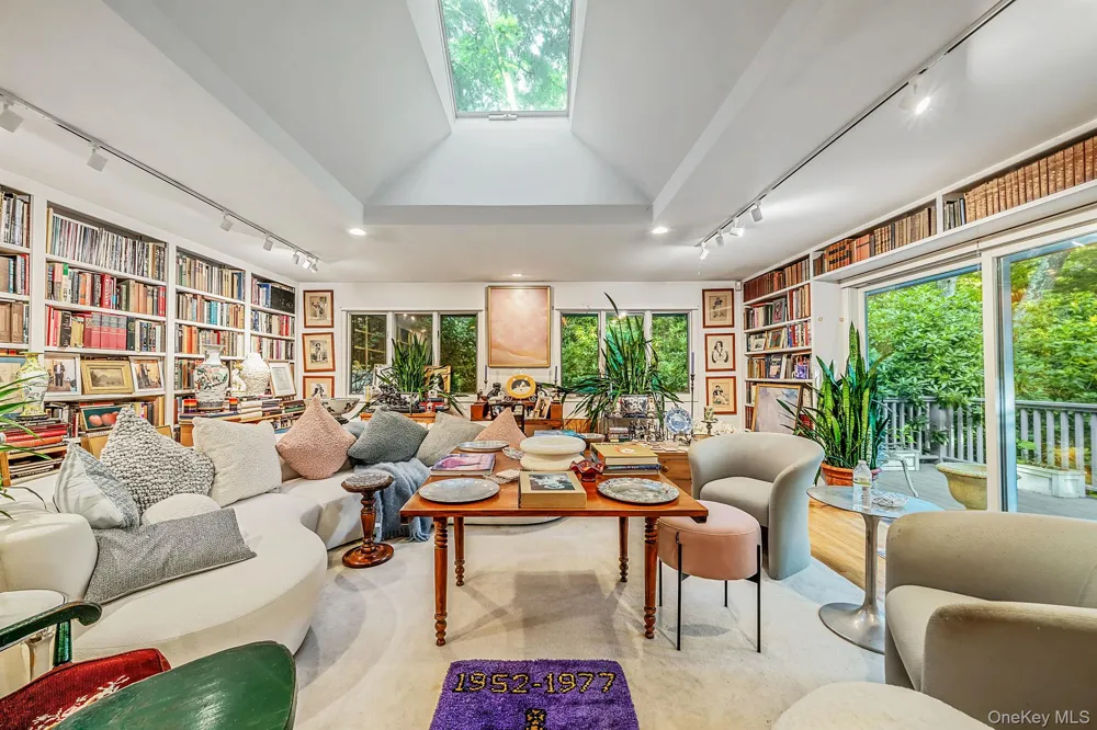 16 Joshuas Path East Hampton, NY 11937