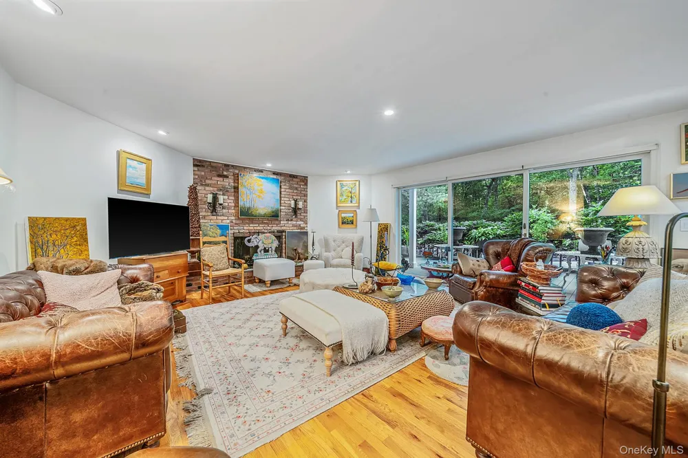 16 Joshuas Path East Hampton, NY 11937