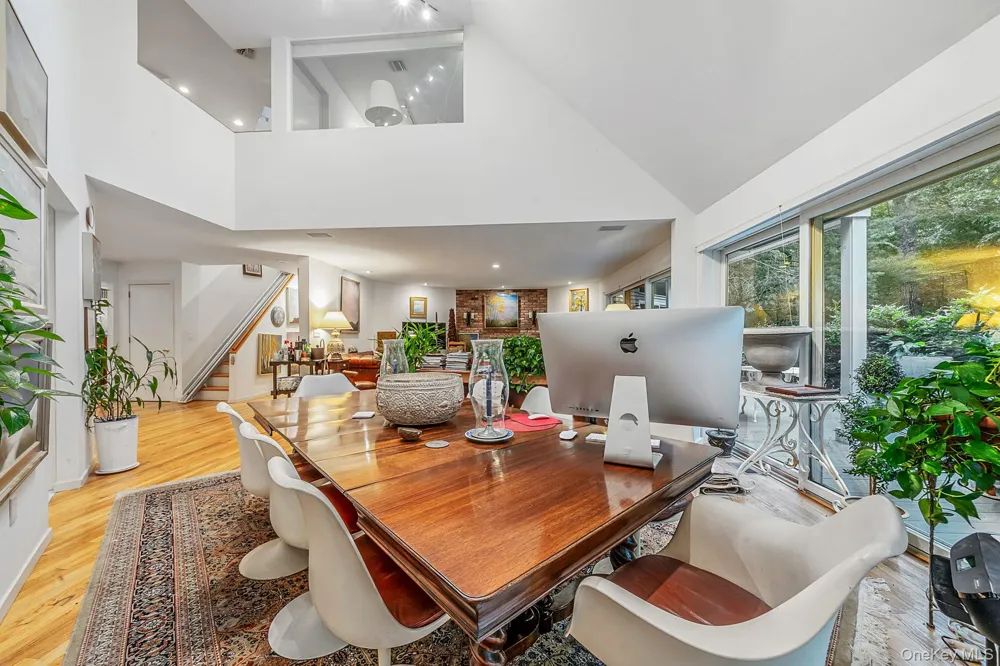 16 Joshuas Path East Hampton, NY 11937