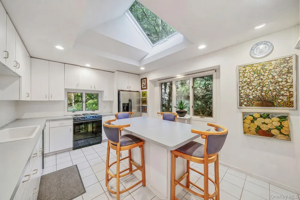 16 Joshuas Path East Hampton, NY 11937