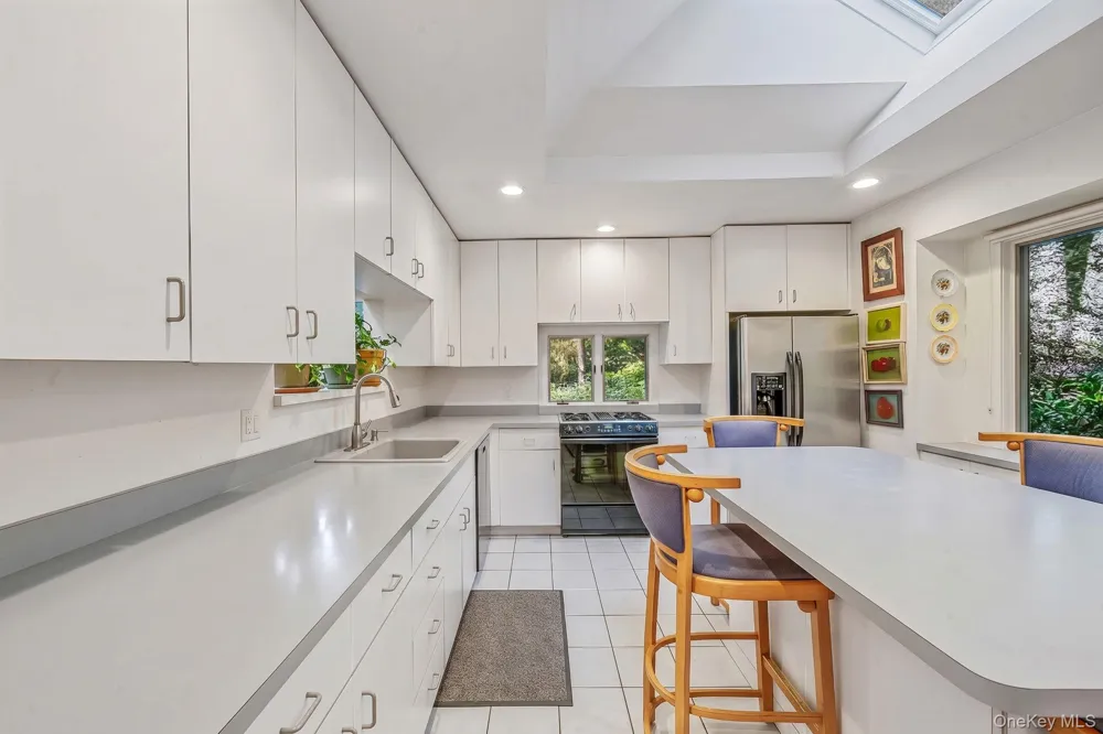 16 Joshuas Path East Hampton, NY 11937