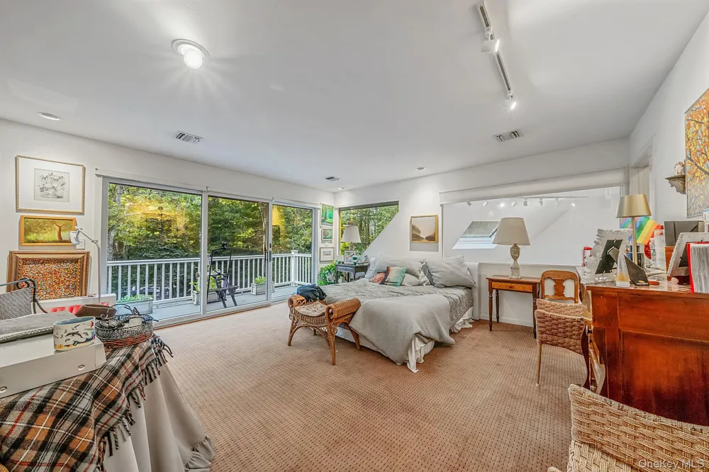16 Joshuas Path East Hampton, NY 11937