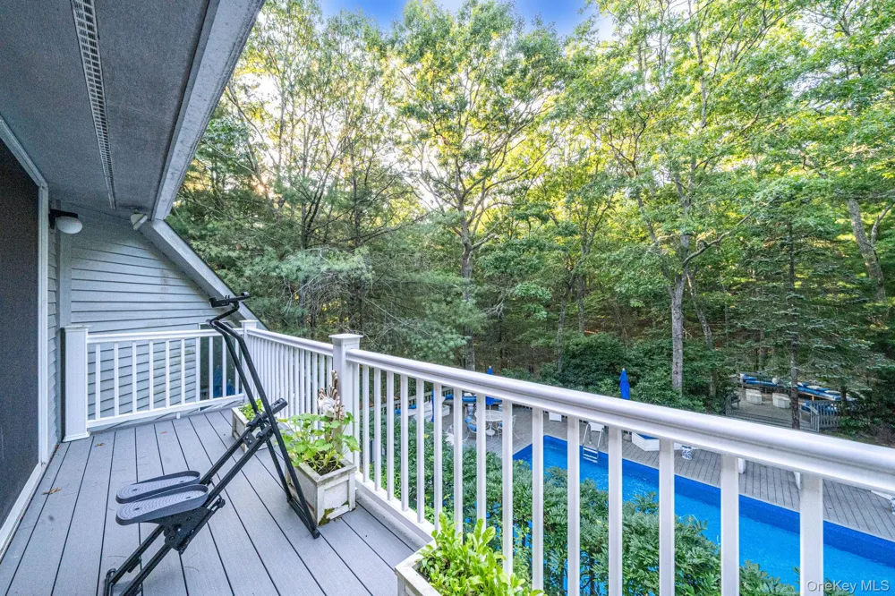 16 Joshuas Path East Hampton, NY 11937