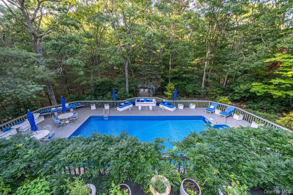 16 Joshuas Path East Hampton, NY 11937