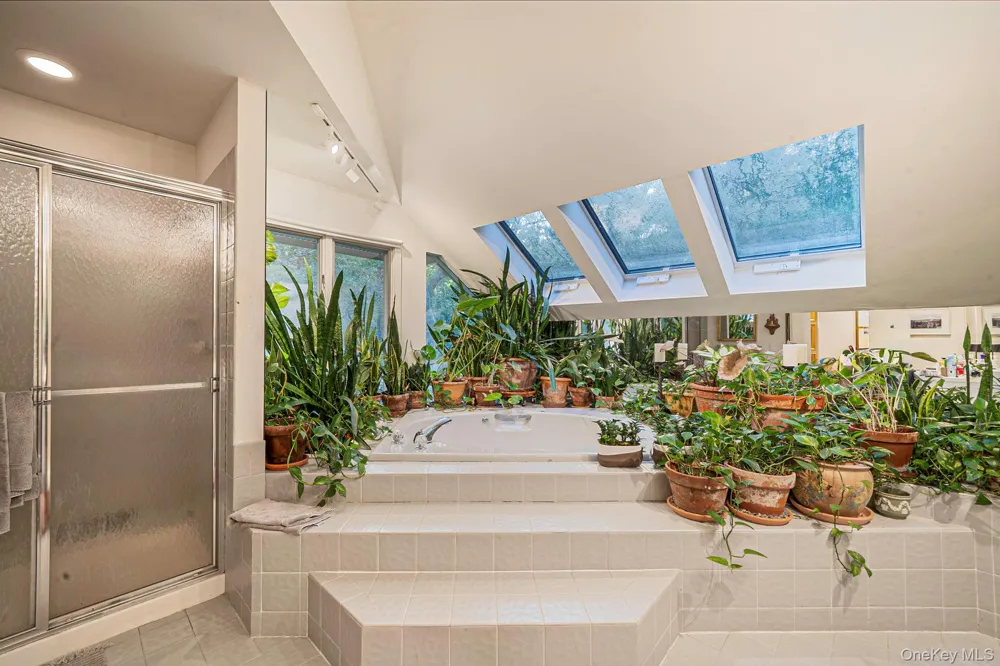 16 Joshuas Path East Hampton, NY 11937