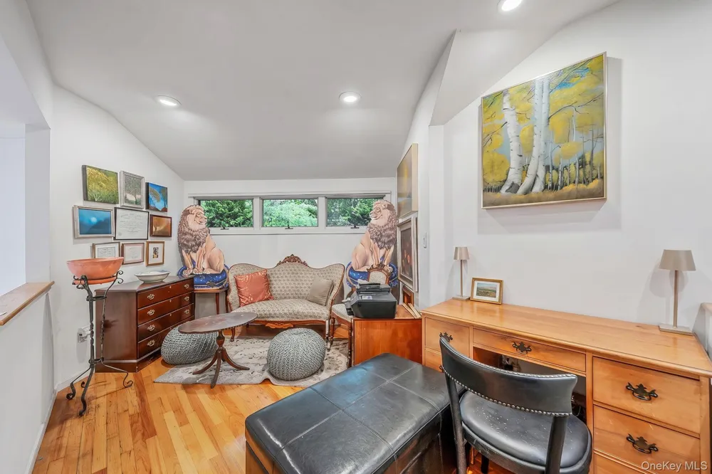 16 Joshuas Path East Hampton, NY 11937