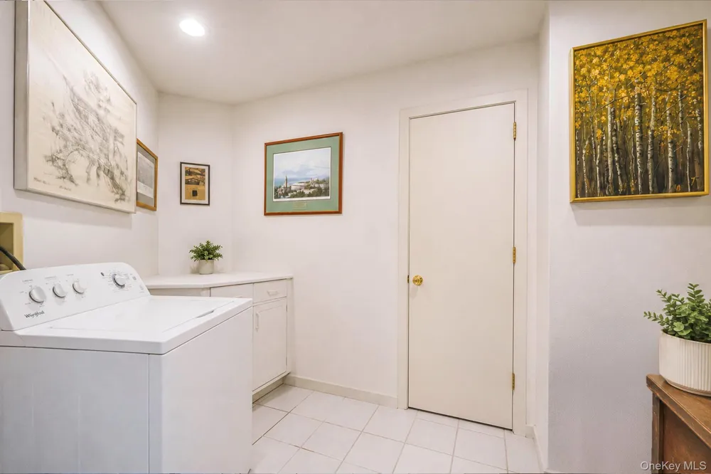 16 Joshuas Path East Hampton, NY 11937