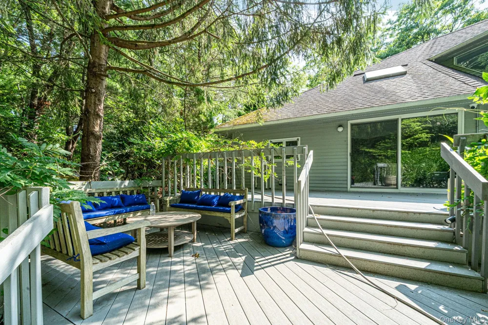 16 Joshuas Path East Hampton, NY 11937