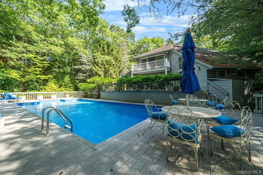 16 Joshuas Path East Hampton, NY 11937