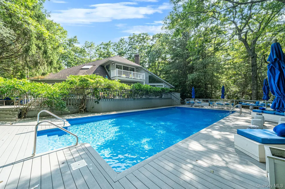 16 Joshuas Path East Hampton, NY 11937