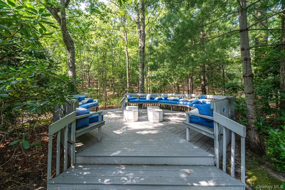 16 Joshuas Path East Hampton, NY 11937