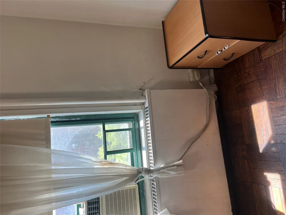 1651 Metropolitan Avenue #5H Bronx, NY 10462