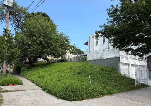846 Olmstead Avenue