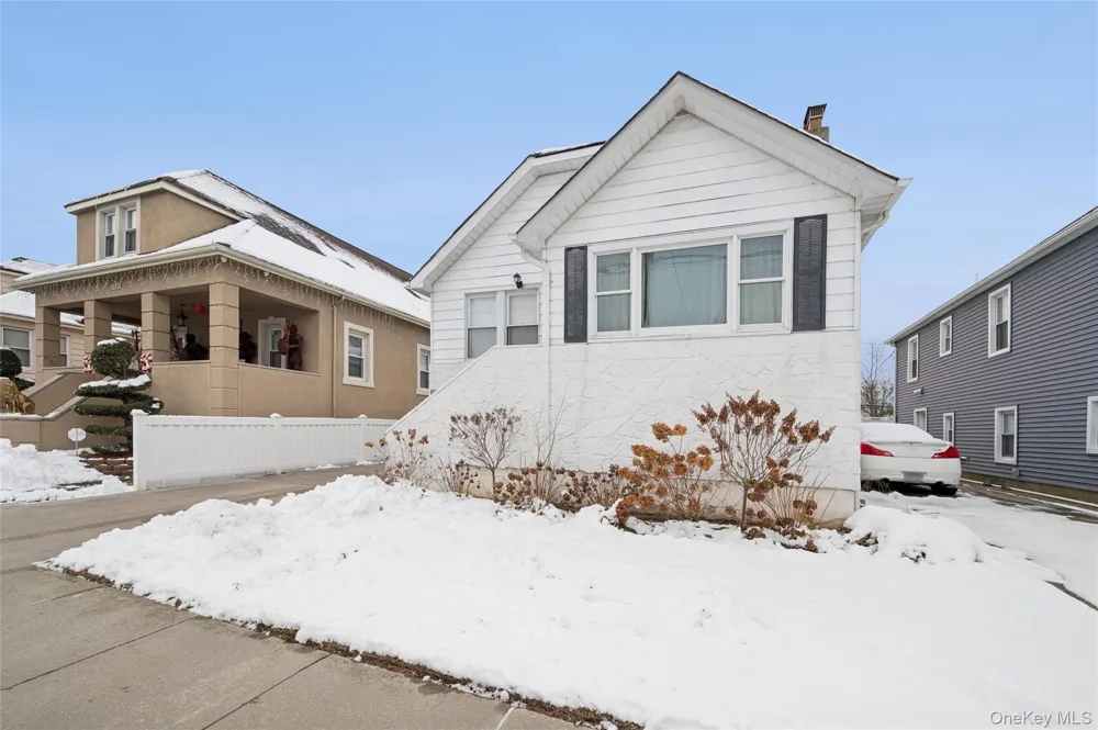 1038 Traymore Boulevard Island Park, NY 11558